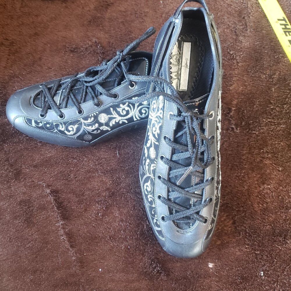 Ladies Grendene Embroidered Sneakers Made in Brazil Size 9